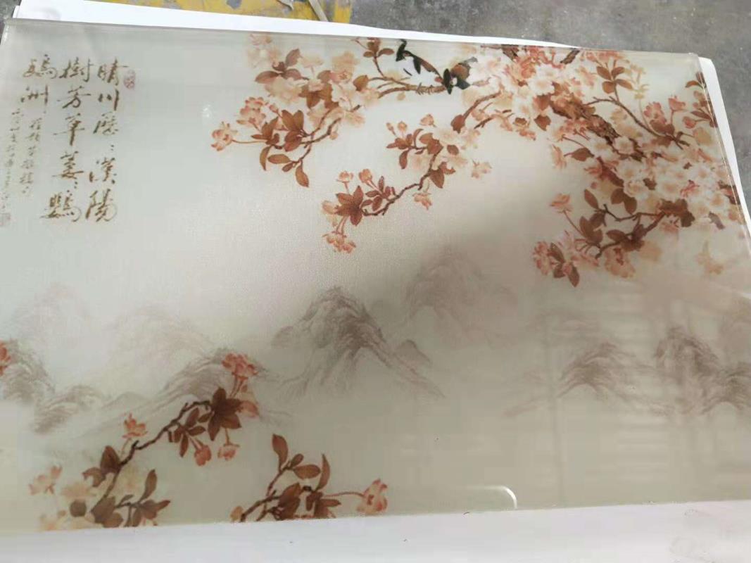 武漢夾絲夾絹玻璃定制風(fēng)景畫